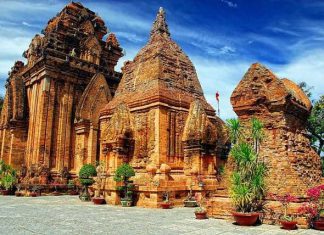 Những địa điểm du lịch Khánh Hòa hấp dẫn thu hút du khách Những địa điểm du lịch Khánh Hòa hấp dẫn thu hút du khách